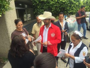 Pablo Montero se mostró muy conmovido por la necesidad que hay de recaudar fondos para este programa de financiamiento de trasplantes. Foto Cortesía