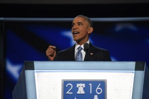 60727268. Filadelfia, 27 jul 2016 (Notimex-José López).- El presidente Barack Obama llamó a los estadounidenses a votar por Hillary Clinton como la persona más calificada para ser presidenta de Estados Unidos, en la tercera sesión de la Convención Nacional Demócrata. NOTIMEX/FOTO/JOSÉ LOPEZ/COR/POL/