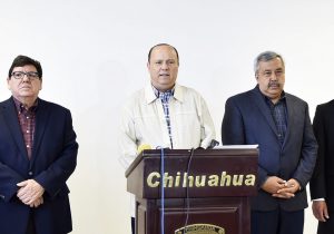 César Duarte Jáquez anunció que el traslado de Joaquín Guzmán Loera al Cefereso número 9 de Ciudad Juárez de ningún modo representa un riesgo para los chihuahuenses, sino un reconocimiento a la fortaleza que tiene Chihuahua en materia de seguridad. NOTIMEX/FOTO/ESPECIAL/COR/POL/